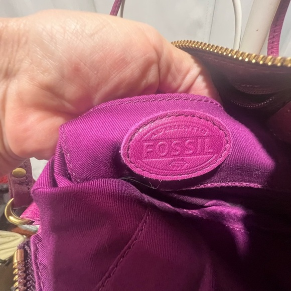 Fossil Magenta Leather Crossbody Bag - Picture 2 of 12